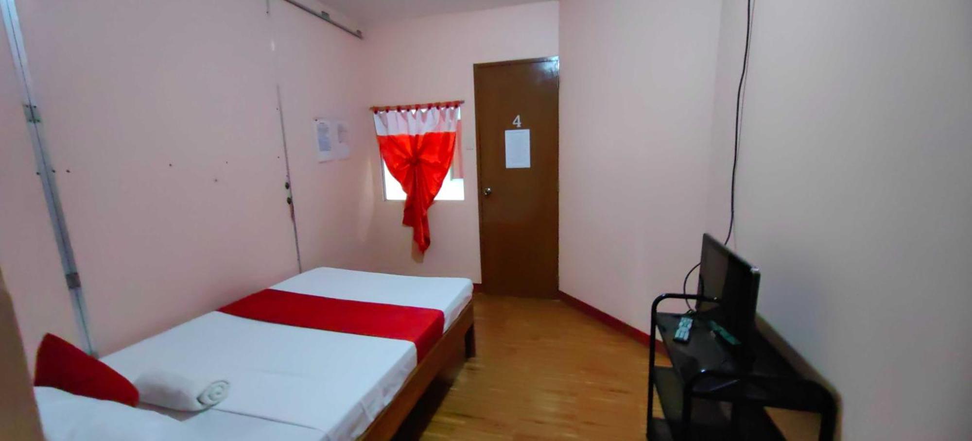 Oyo 1038 William Hearts Pension Puerto Princesa Buitenkant foto