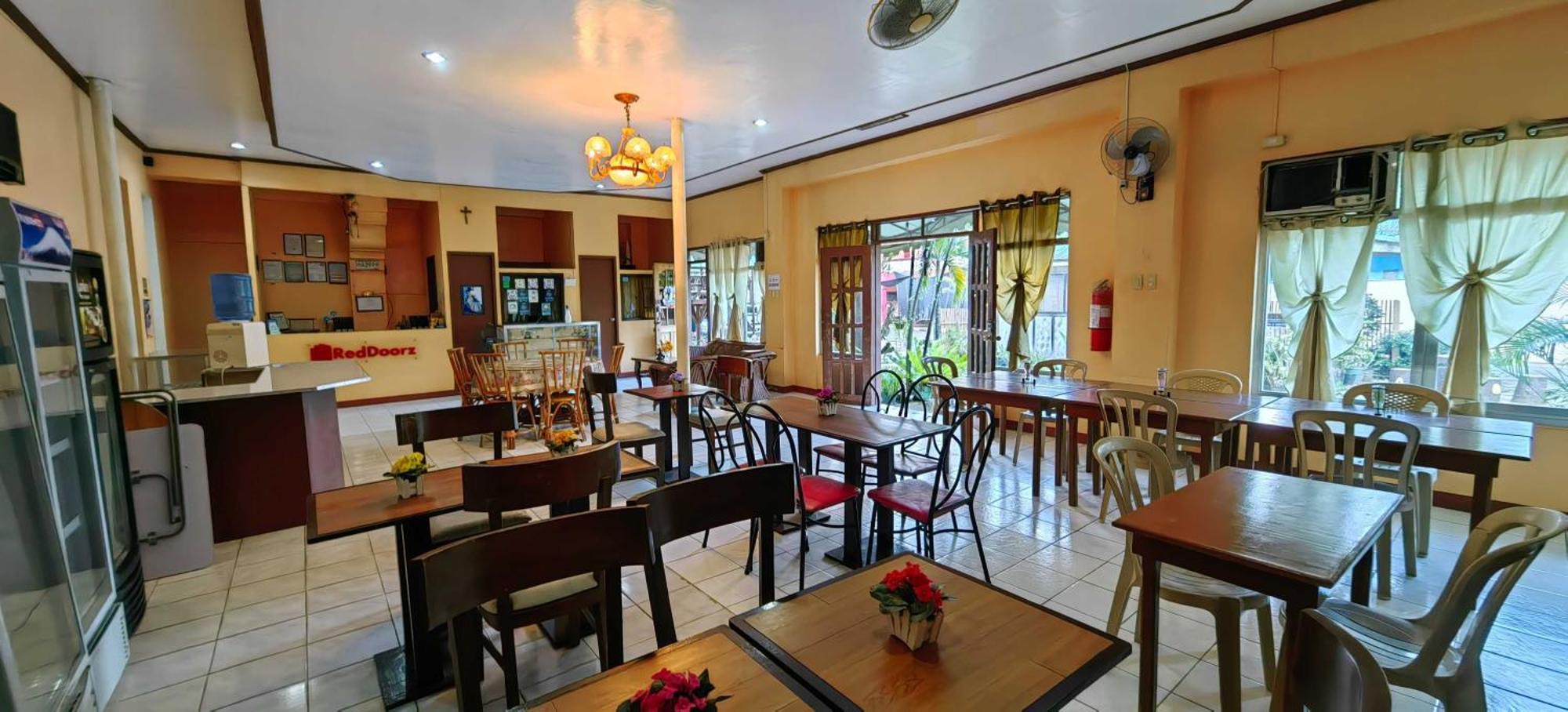 Oyo 1038 William Hearts Pension Puerto Princesa Buitenkant foto