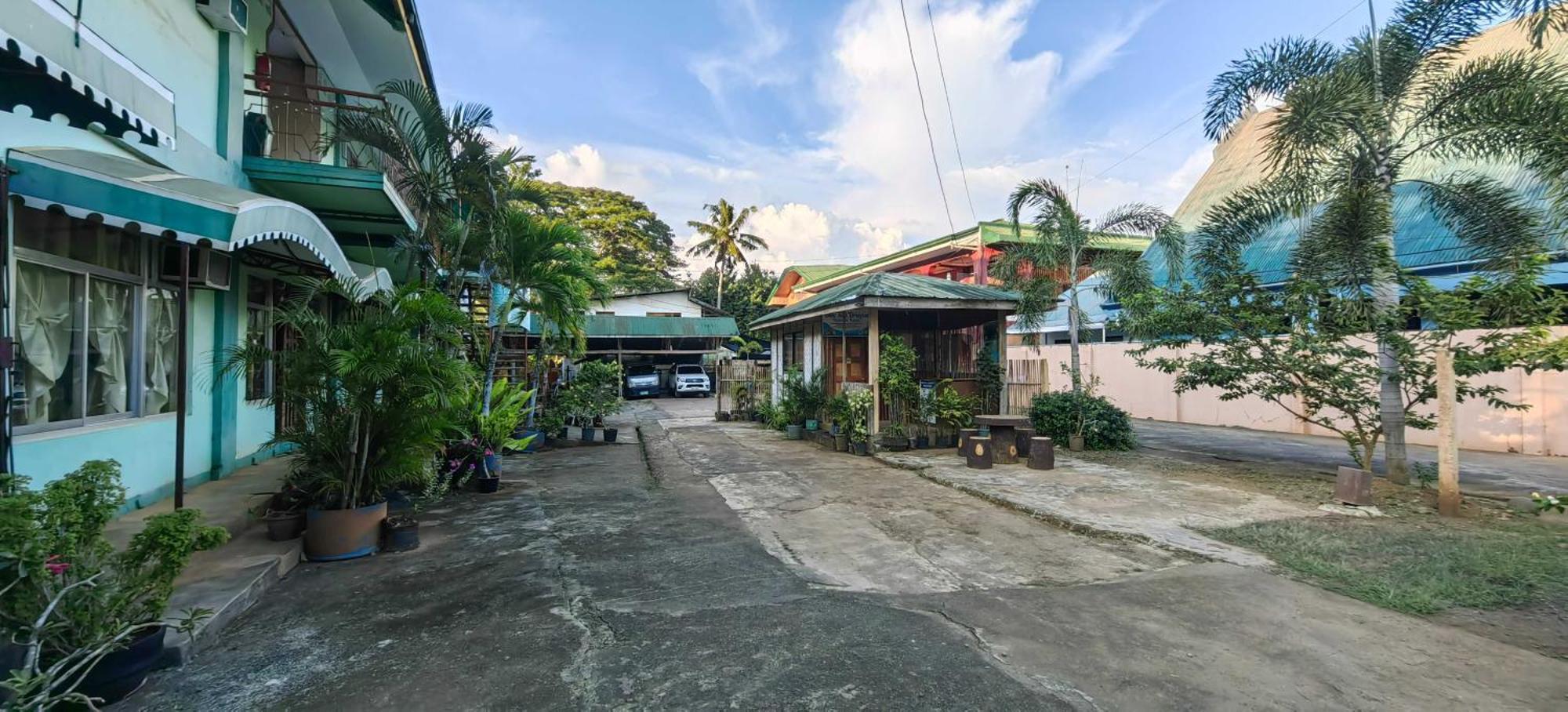 Oyo 1038 William Hearts Pension Puerto Princesa Buitenkant foto